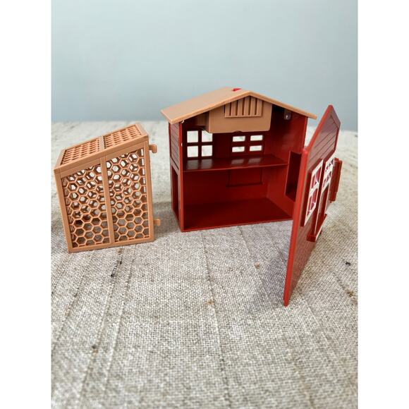 Chicken Coop, Farm Animals, and Mixed Accessory Toy Lot New Ray Toys Works - Picture 5 of 8